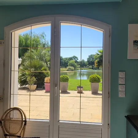 Avec Piscine Interieure Au Calme De La Campagne Pensionat Héric