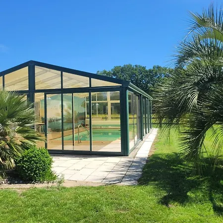 Avec Piscine Interieure Au Calme De La Campagne Pensionat