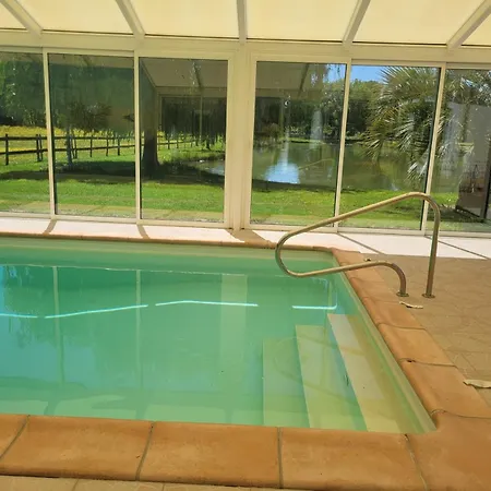 Pensionat Avec Piscine Interieure Au Calme De La Campagne 3*