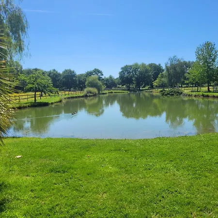 Pensionat Avec Piscine Interieure Au Calme De La Campagne 3*