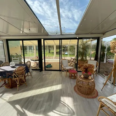 Pensionat Avec Piscine Interieure Au Calme De La Campagne 3*