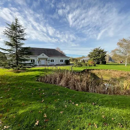 Avec Piscine Interieure Au Calme De La Campagne Héric