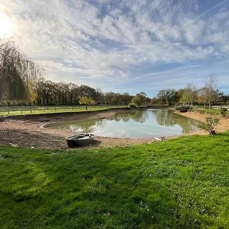 Avec Piscine Interieure Au Calme De La Campagne 3* Héric